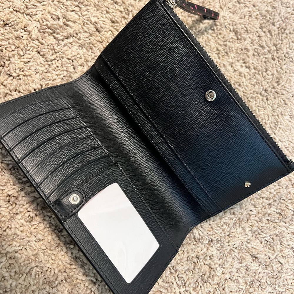 Kate Spade wristlet - Picture 3 of 5